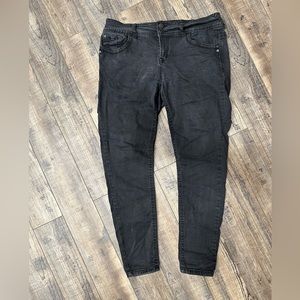 Wallflower Women’s Black Skinny Jeans